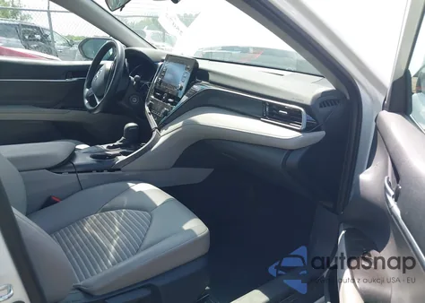 2022 Toyota Camry Se z USA, uszkodzony, nr VIN 4T1G11AK8NU045507